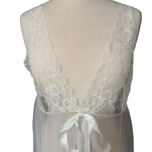 Vintage Deena petite lacy sheer nightie - Picture 7 of 7
